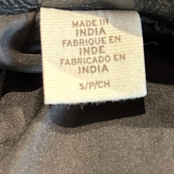 Levi’s real leather jacket in size small. Never worn - Picture 4 of 4